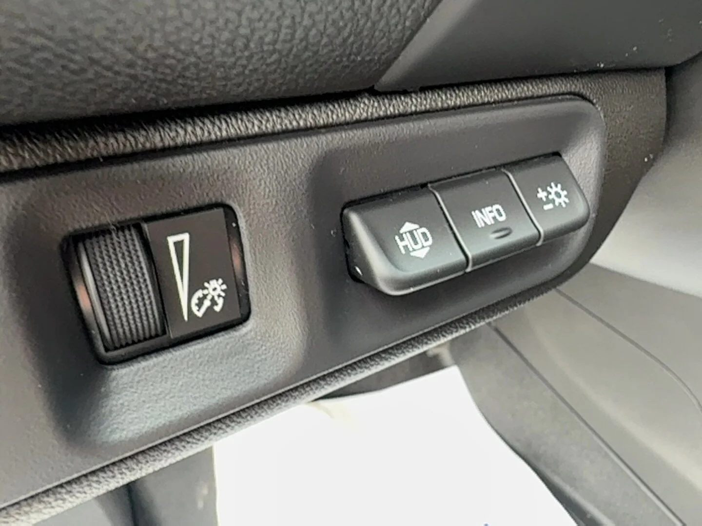 Used 2020 White GMC Denali image 14