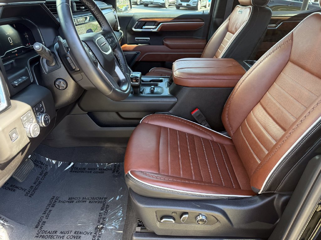 Used 2025 Onyx Black GMC Denali Ultimate image 23