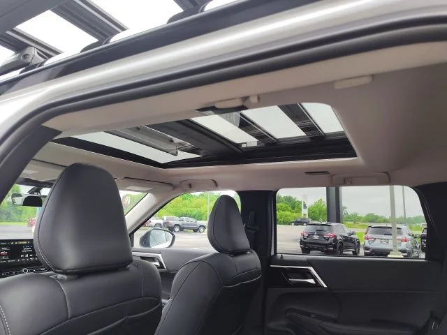 New 2025 White Mitsubishi Trail Edition image 30