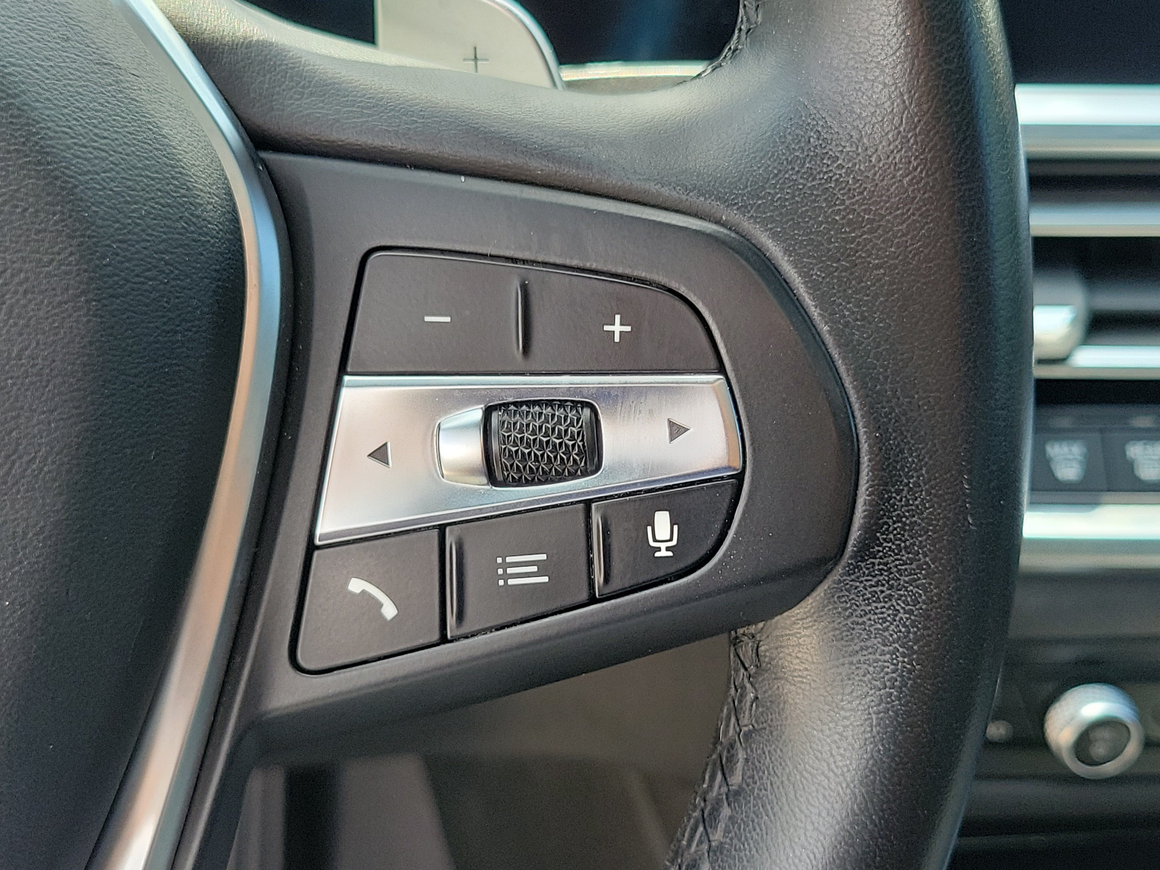 Used 2019 Jet Black BMW 330i image 24