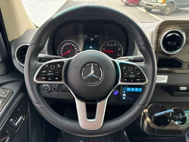 Used 2024 Obsidian Black Metallic Mercedes-Benz Midwest Automotive image 30