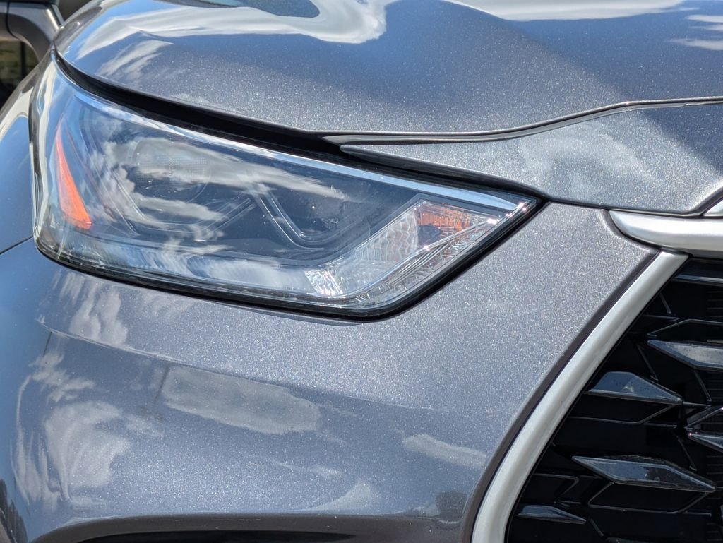 Used 2023 Gray Toyota L image 12