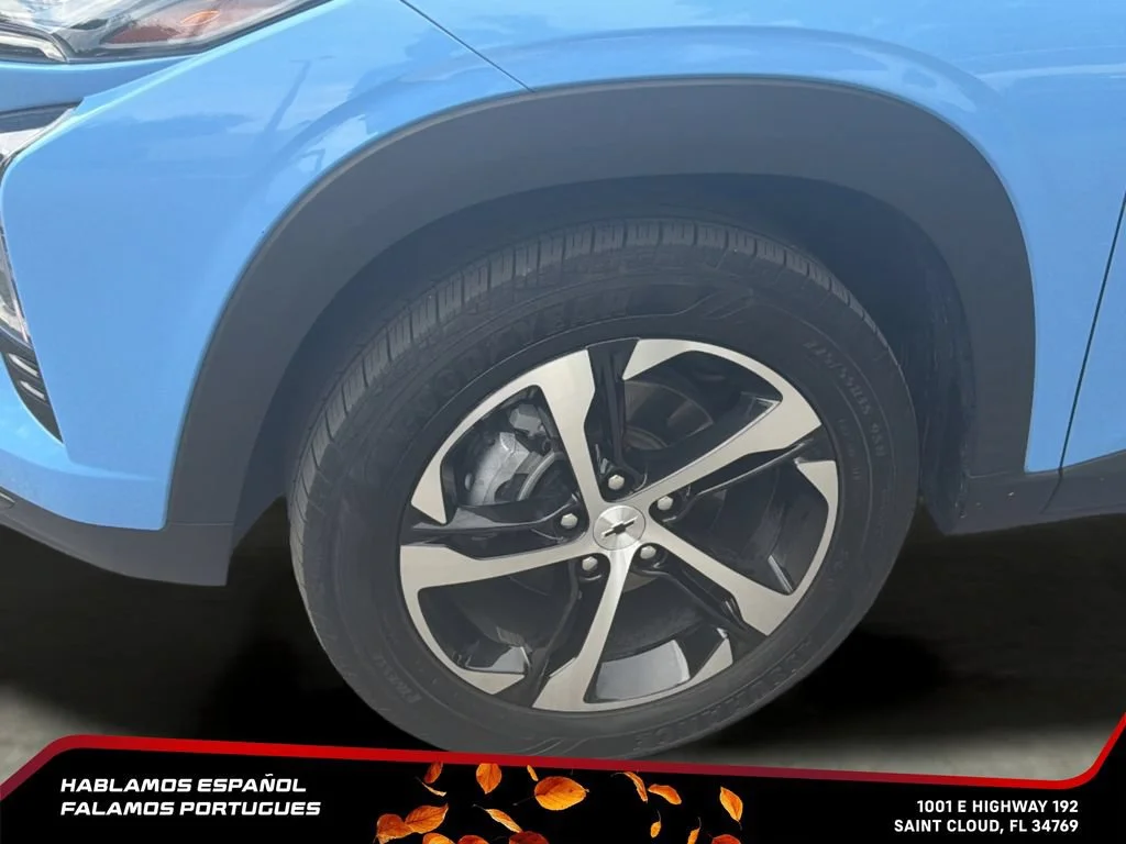 Certified Used 2024 Fountain Blue Chevrolet 1RS image 10