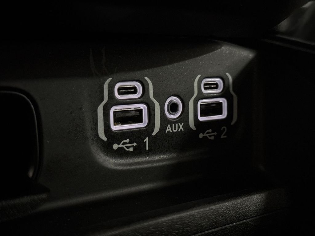 Used 2022 Diamond Black Ram Laramie image 32