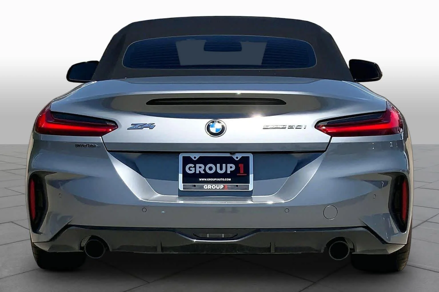 Used 2025 Skyscraper Grey Metallic BMW sDrive30i image 4