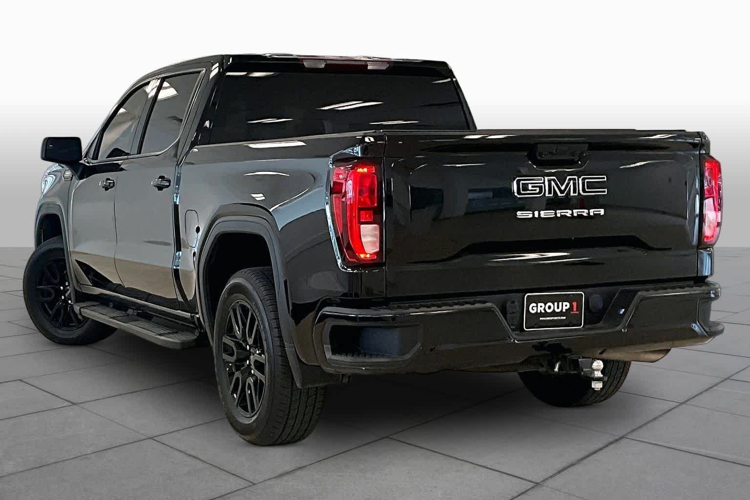 Used 2024 Onyx Black GMC Elevation image 11