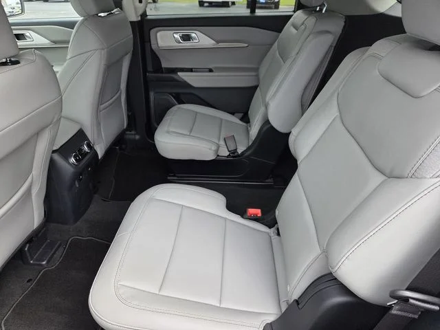 New 2026 Star White Metallic Tri-Coat Ford Active image 26