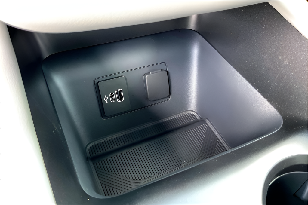 New 2026 Agate Black Metallic Ford Active image 15