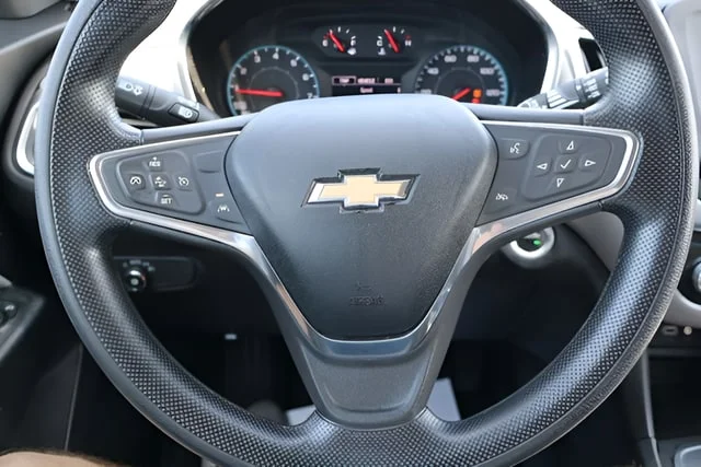 Used 2020 Summit White Chevrolet LS image 28