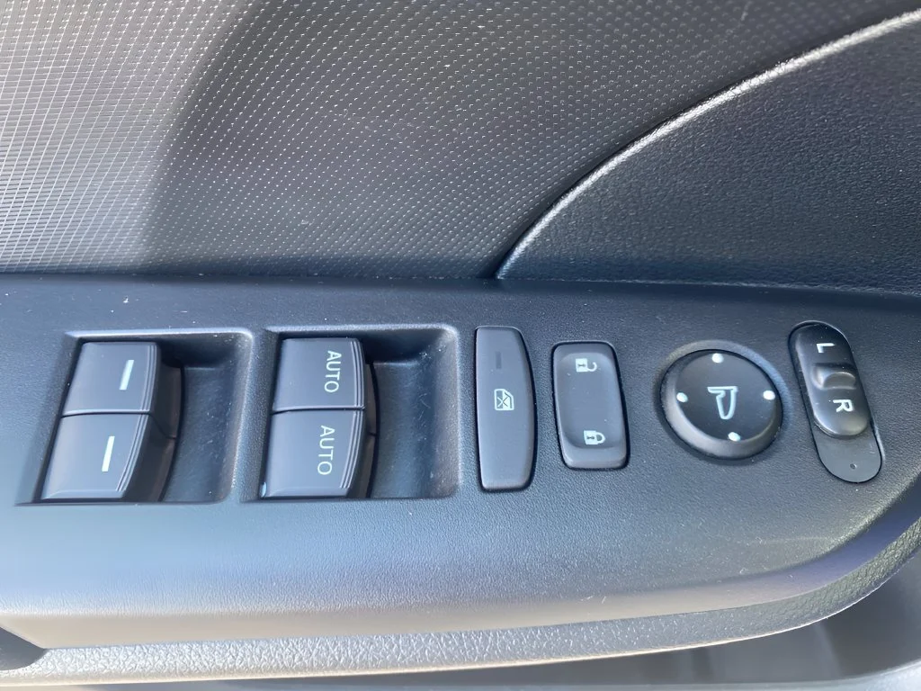 Used 2018 Blue Honda LX image 9
