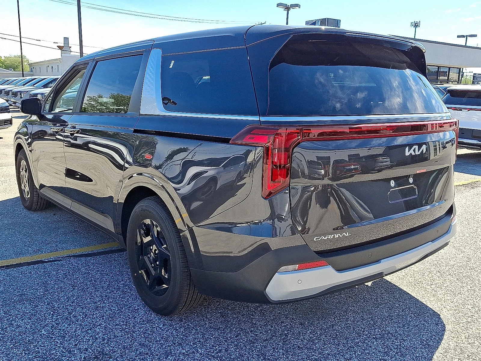 New 2027 Gray Kia LXS image 5