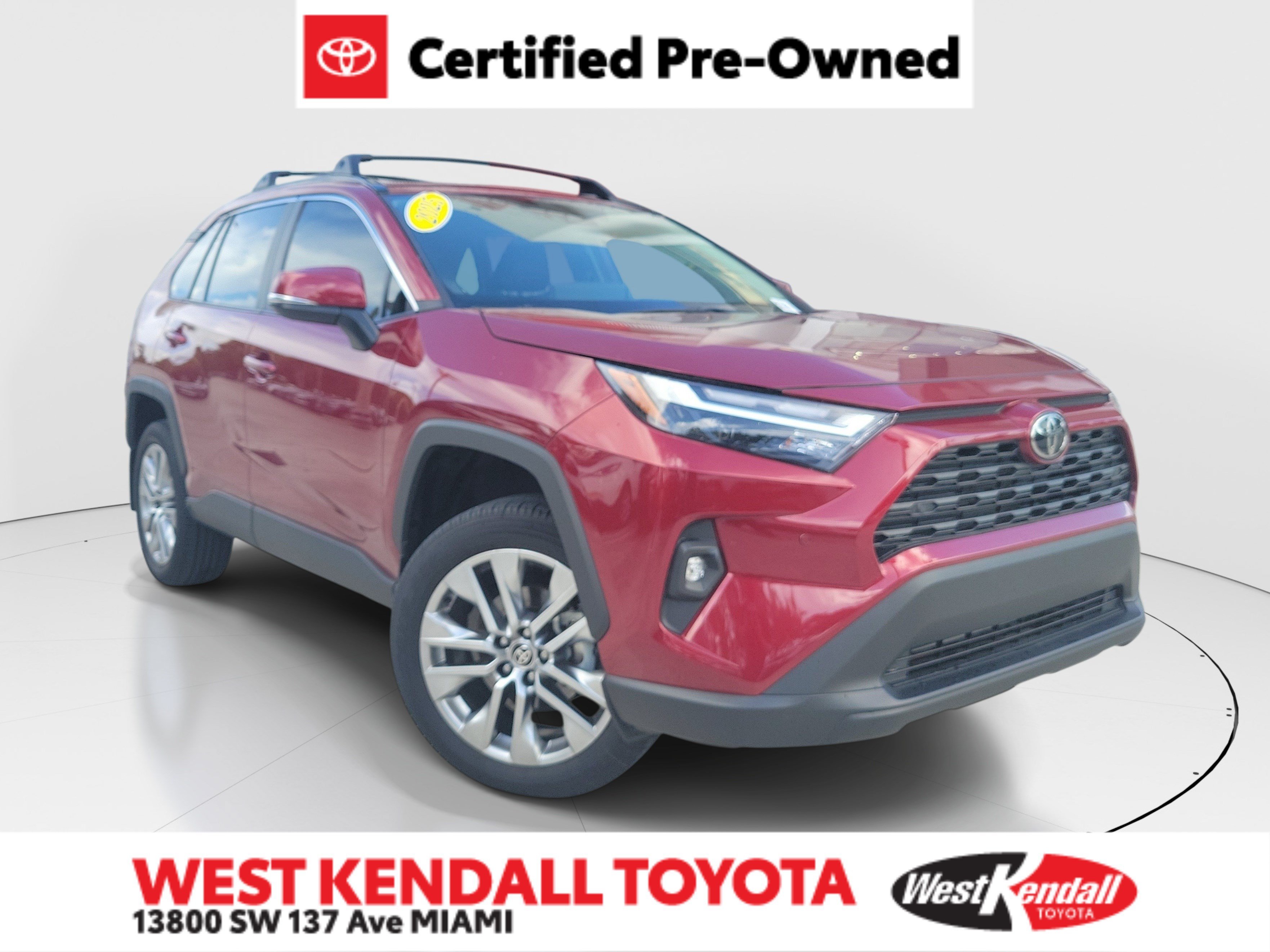 Certified Used 2025 Pearl Toyota XLE Premium image 1