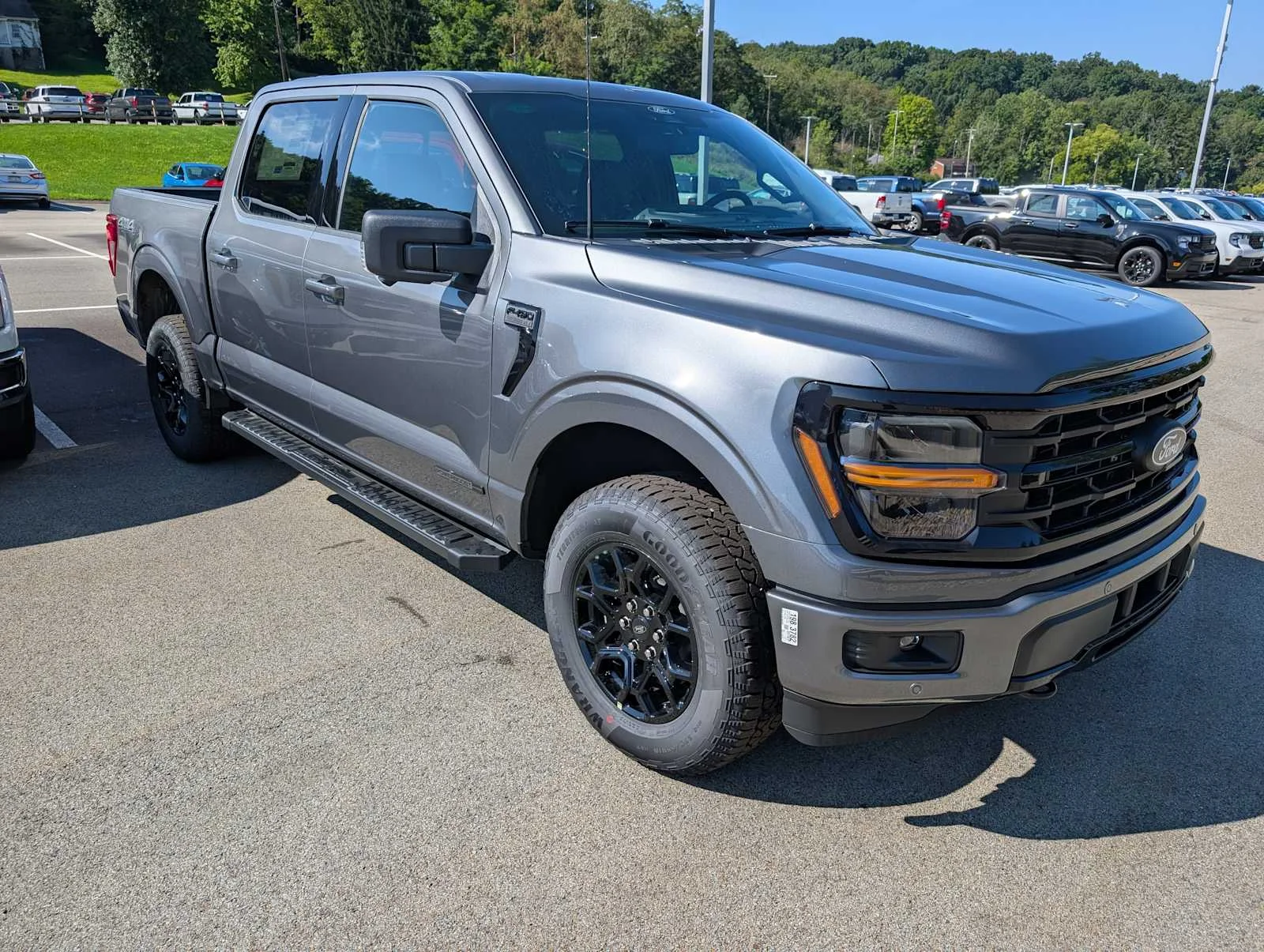 New 2026 Carbonized Gray Metallic Ford XLT image 6