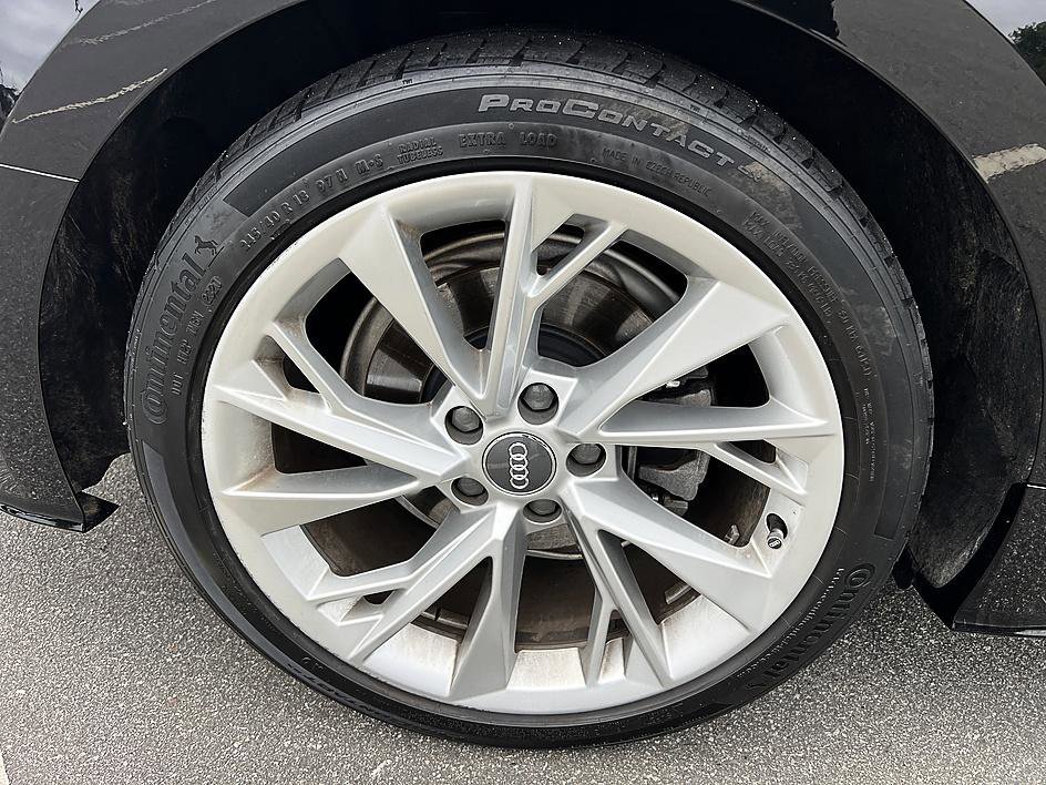 Used 2021 Brilliant Black Audi Premium Plus image 11