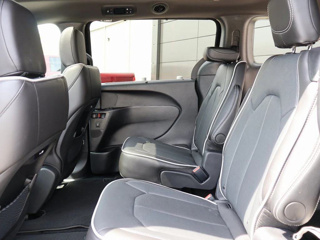 2026 Chrysler Pacifica Limited - Photo 17