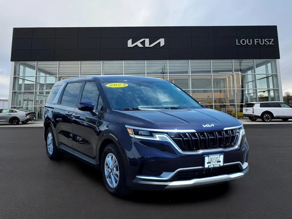 Used 2023 Blue Kia LX Seat Package image 1