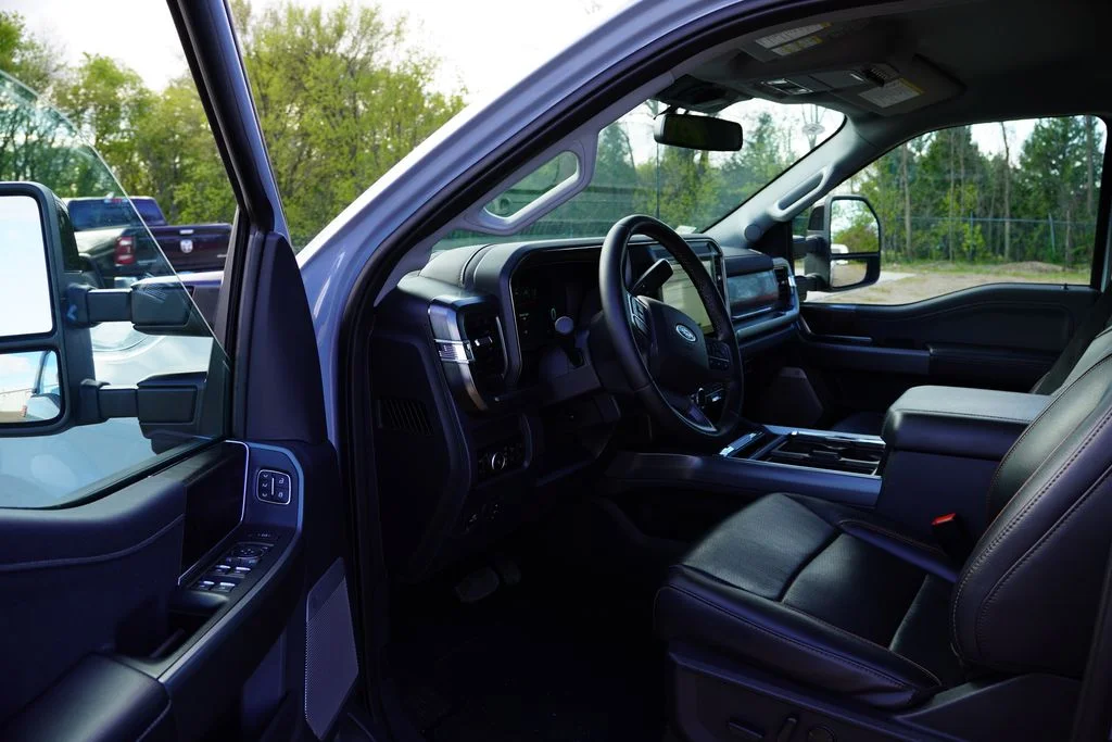 Used 2025 Gray Ford Lariat image 15