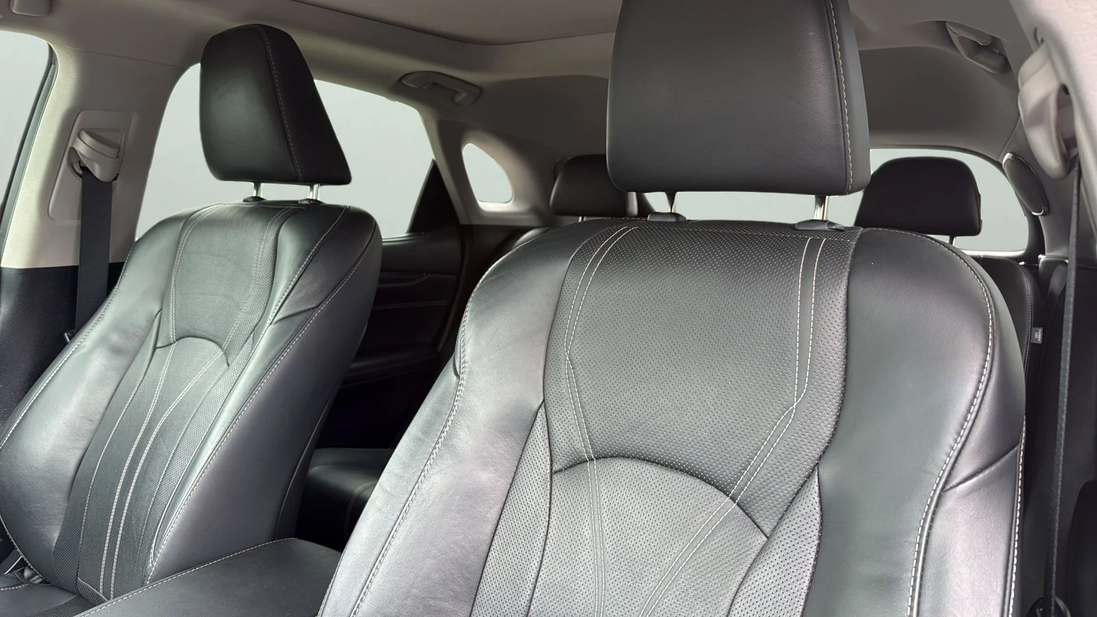 Used 2020 Silver Lexus 350 image 9