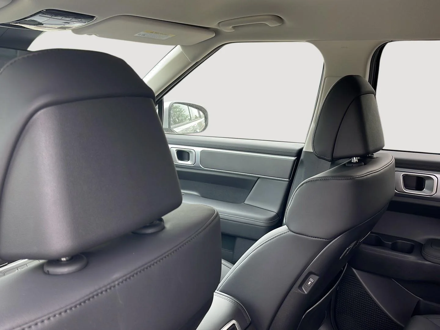 New 2026 Shimmering Silver Hyundai SEL image 16