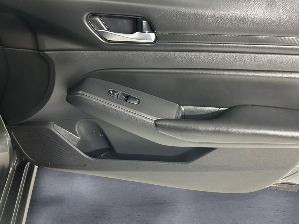 Used 2022 Gray Nissan 2.5 S image 15