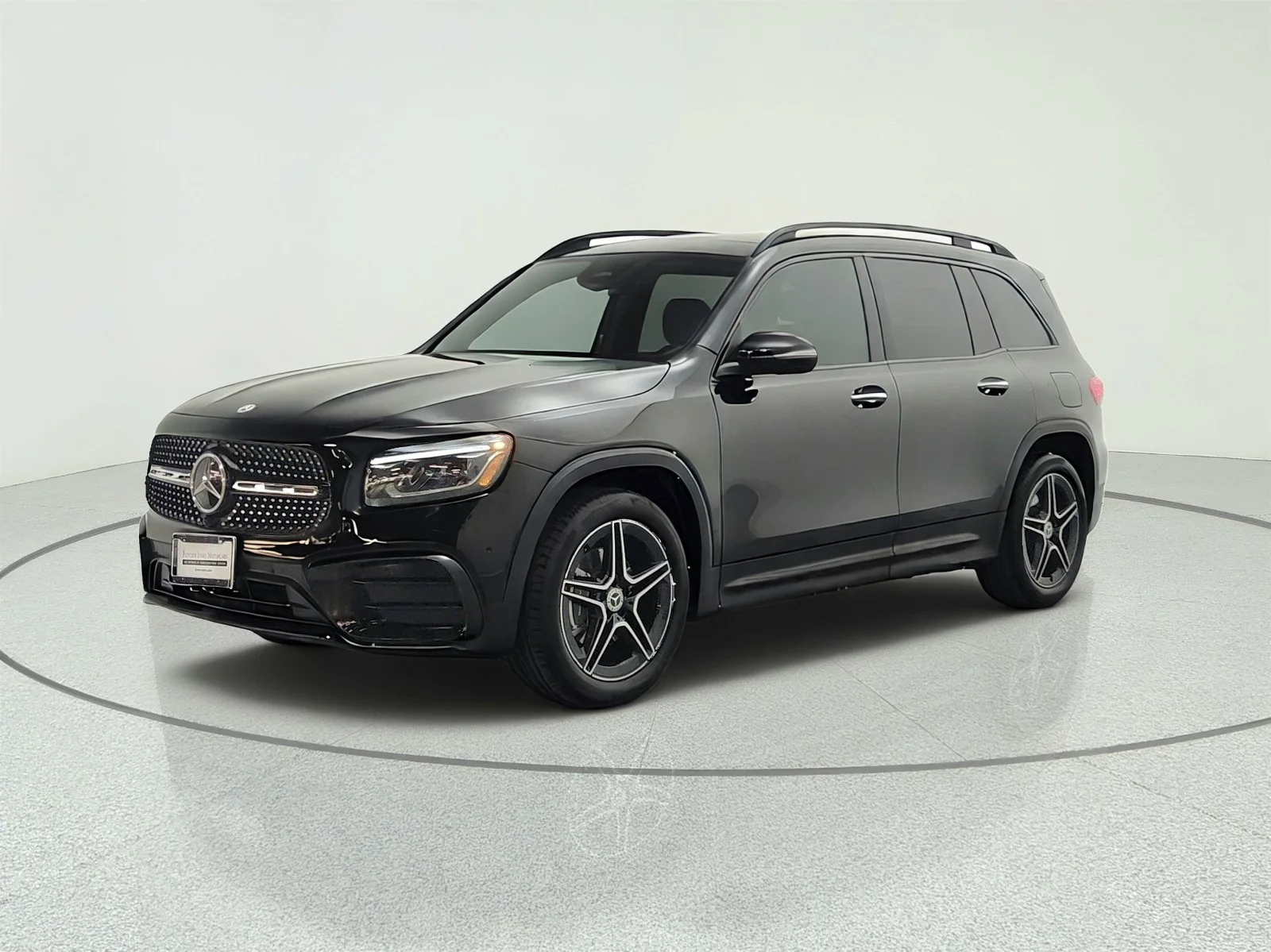 Used 2024 Night Black Mercedes-Benz GLB 250 SUV image 1