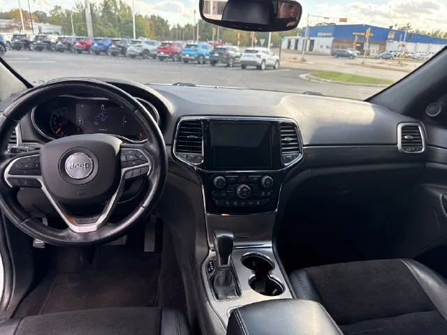 Used 2022 White Jeep Laredo X 4x4 image 15