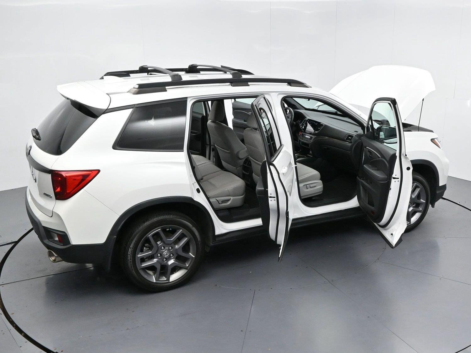 Used 2023 Platinum White Pearl Honda EX-L image 37
