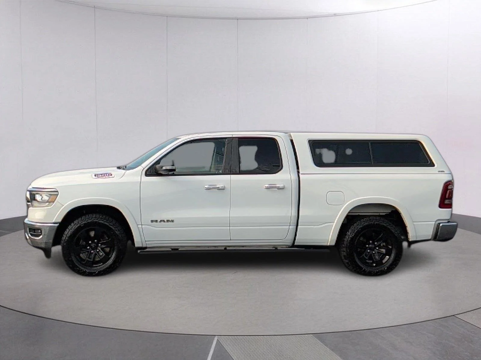 Used 2020 Bright White Clearcoat Ram Laramie image 2