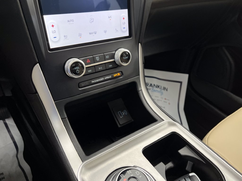 Used 2023 White Ford SEL image 19