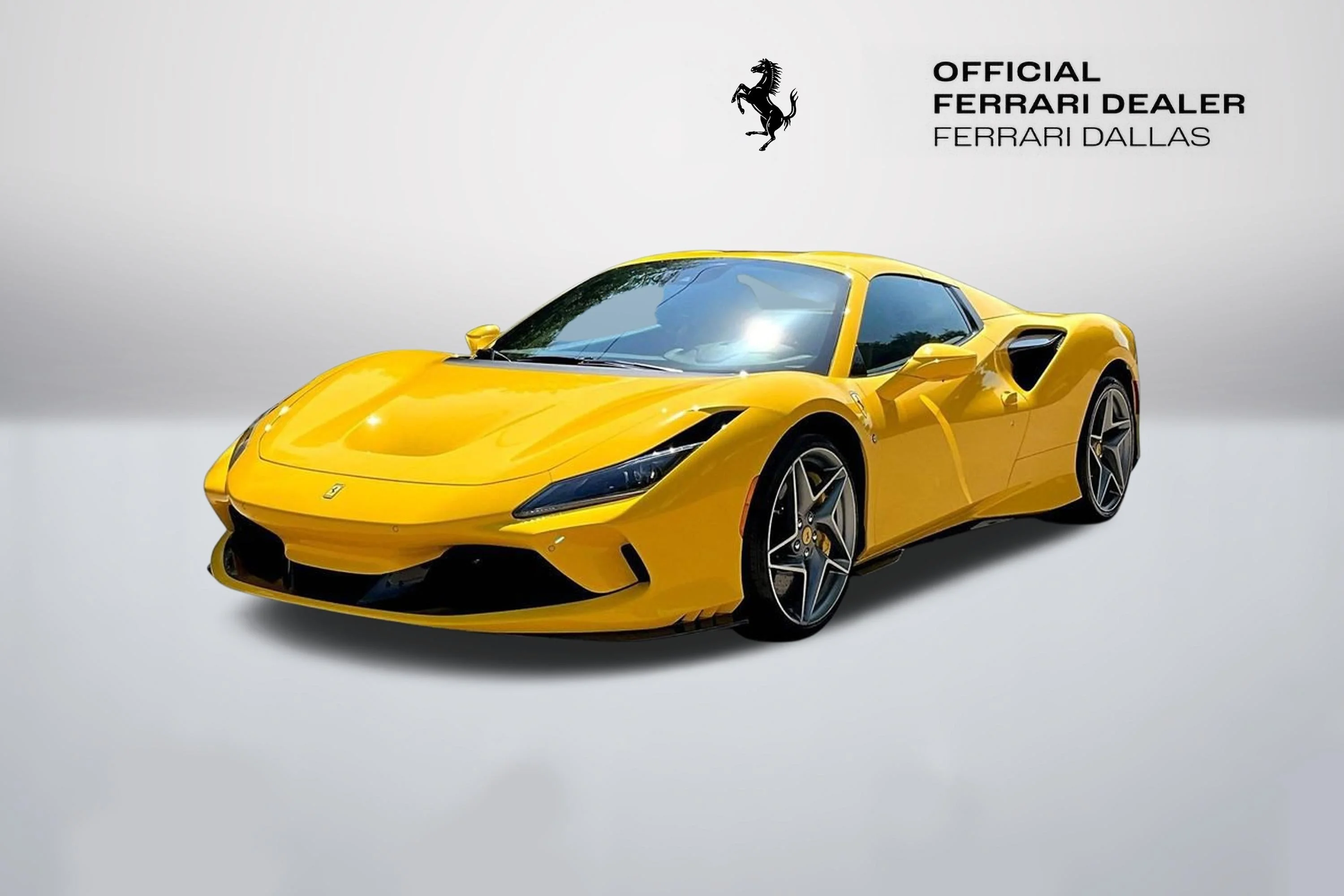 Used 2022 Giallo Modena Ferrari  image 3