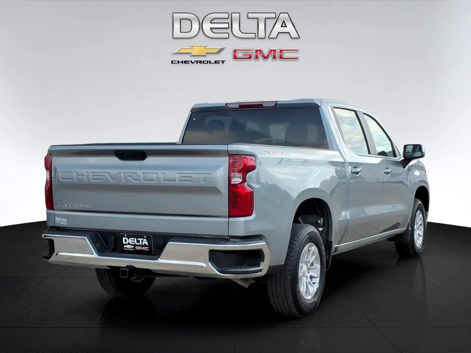 Used 2026 Sterling Gray Metallic Chevrolet LT image 5