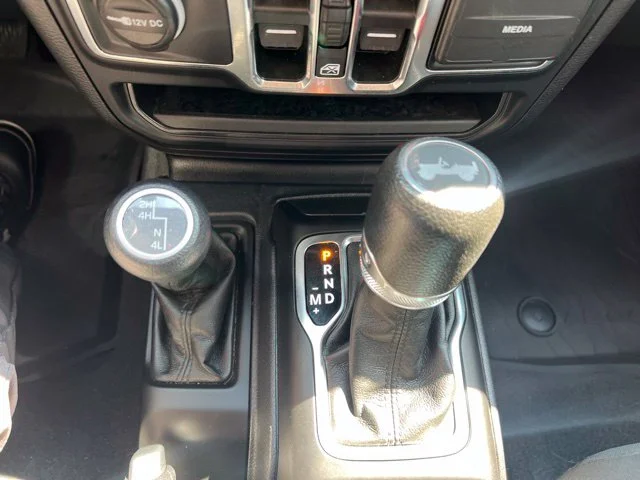 Used 2023 Red Jeep Sport S image 22