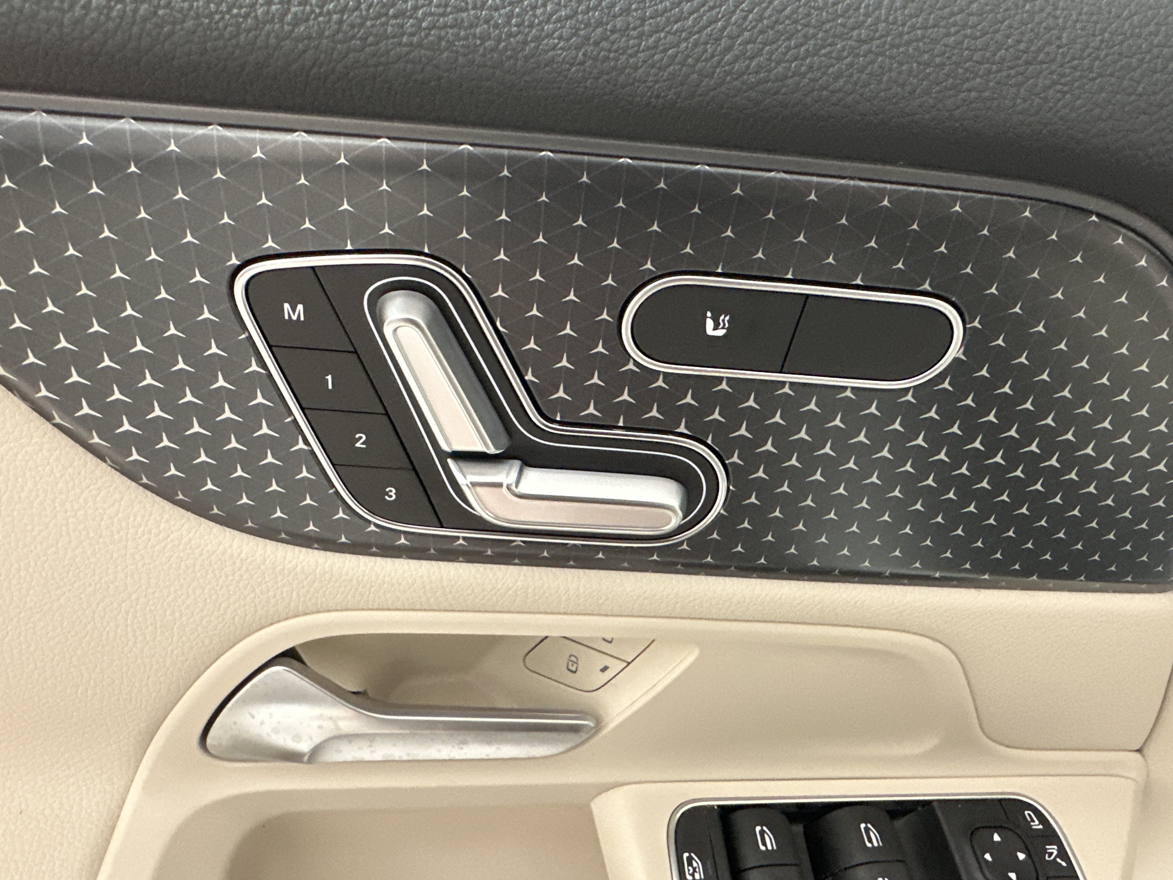 New 2026 POLAR WHITE Mercedes-Benz GLA 250 image 10