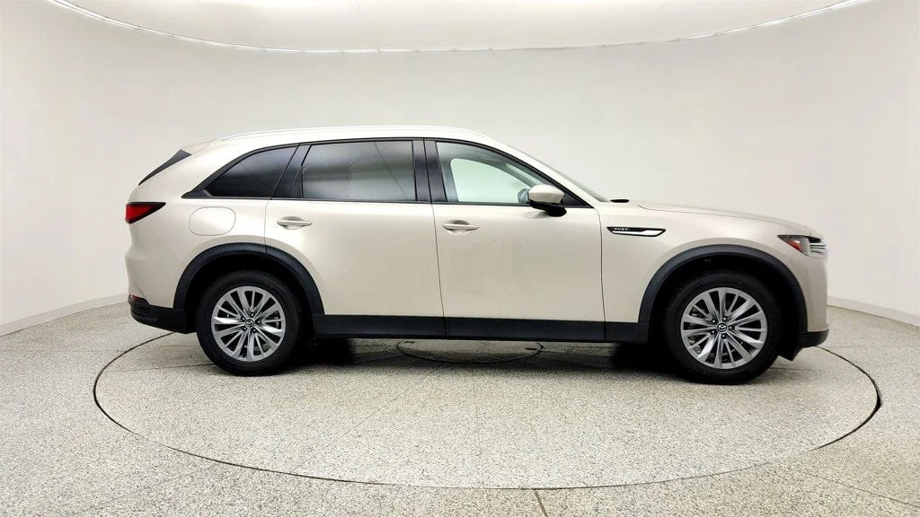 Used 2024 Platinum Quartz Mazda Preferred AWD image 4