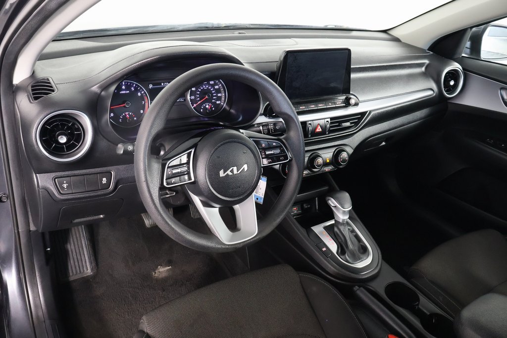 Used 2022 Gray Kia LXS image 5