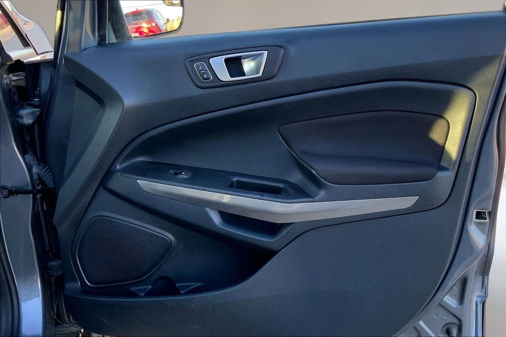 Used 2018 Smoke Metallic Ford SE image 24