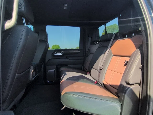 Used 2025 Black Chevrolet High Country image 25