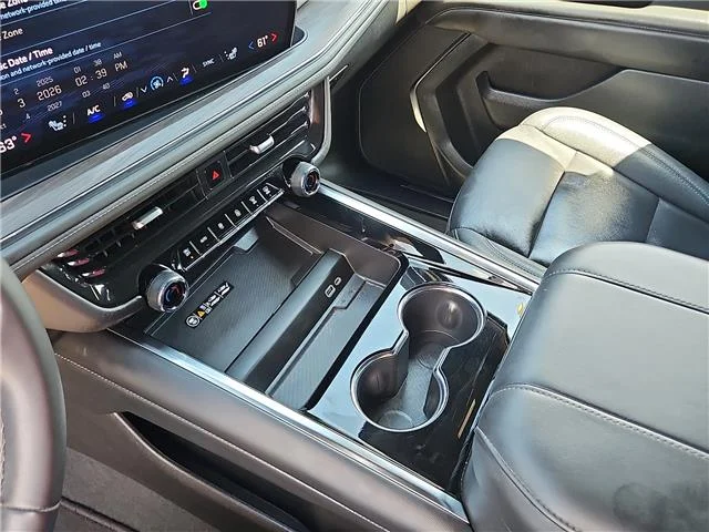 Used 2025 Summit White Chevrolet LT 4x2 image 20
