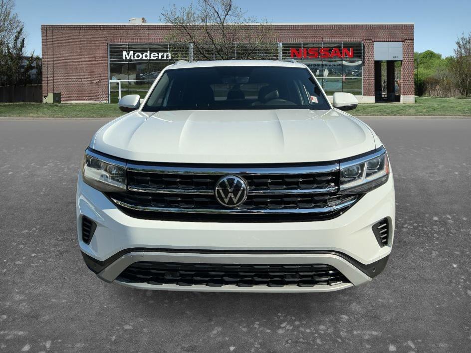 Used 2022 Pure White Volkswagen 3.6L V6 SE w/Technology image 6