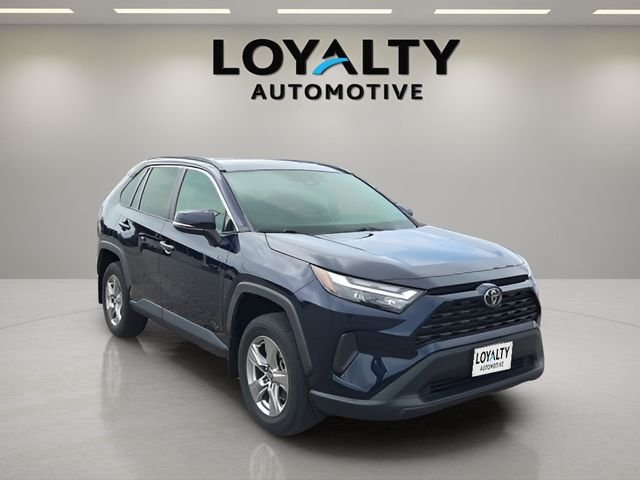 Used 2023  Toyota XLE image 7