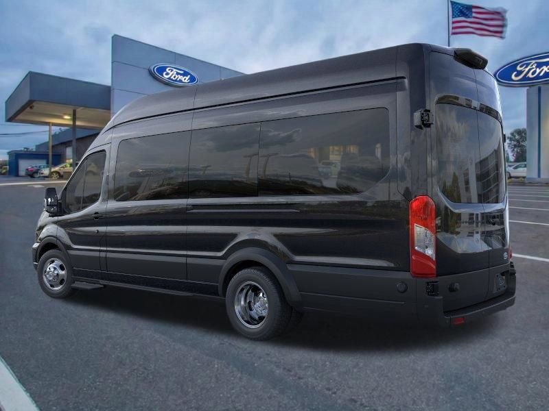 New 2026 Agate Black Metallic Ford XLT image 4
