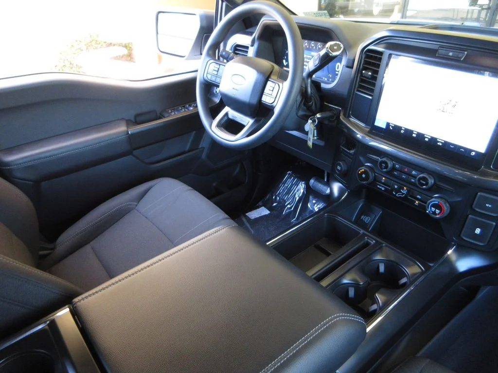 New 2026 Oxford White Ford STX image 22