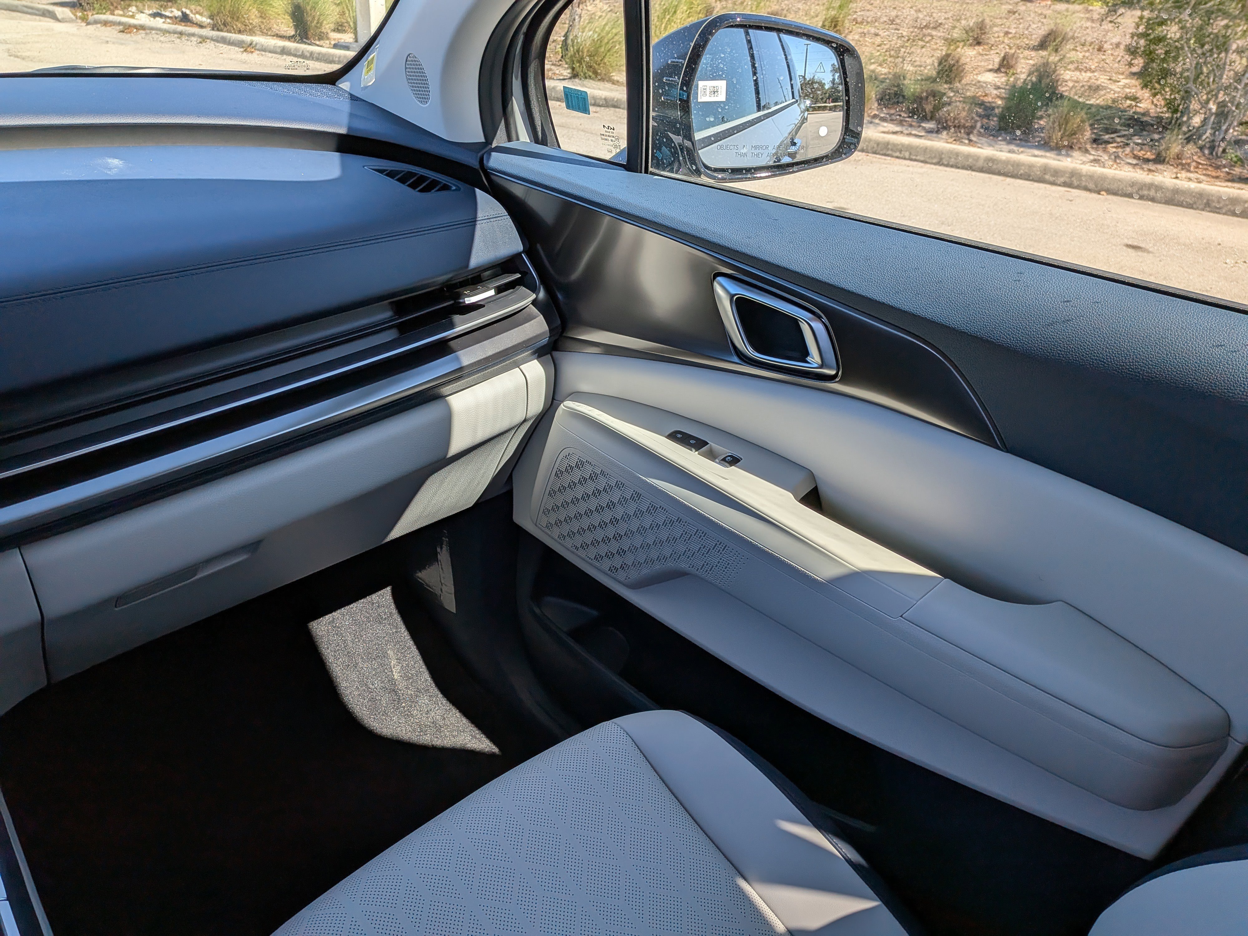 New 2026 Ceramic Silver Kia SX image 23