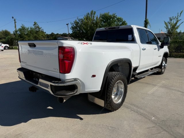 Used 2024 Summit White Chevrolet LTZ image 5