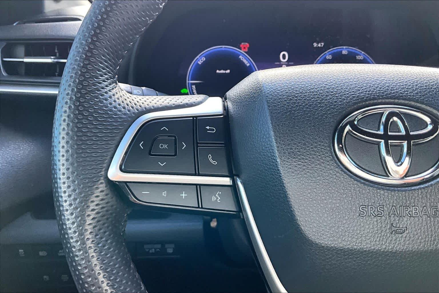Used 2025 Wind Chill Pearl Toyota Limited image 21