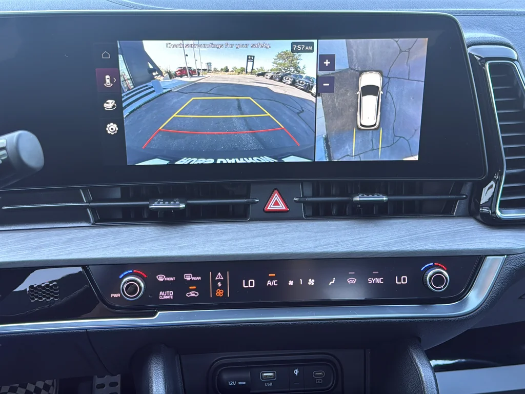 Used 2023 White Kia X-Pro Prestige image 22