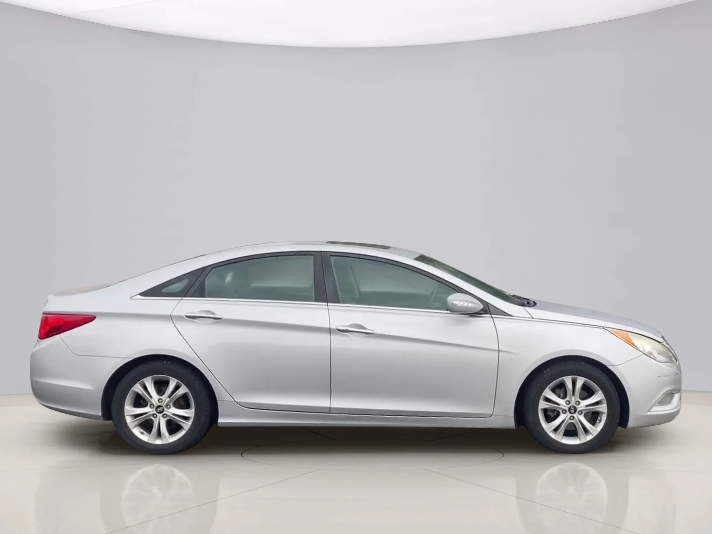 Used 2013 Silver Hyundai LIMITED image 6