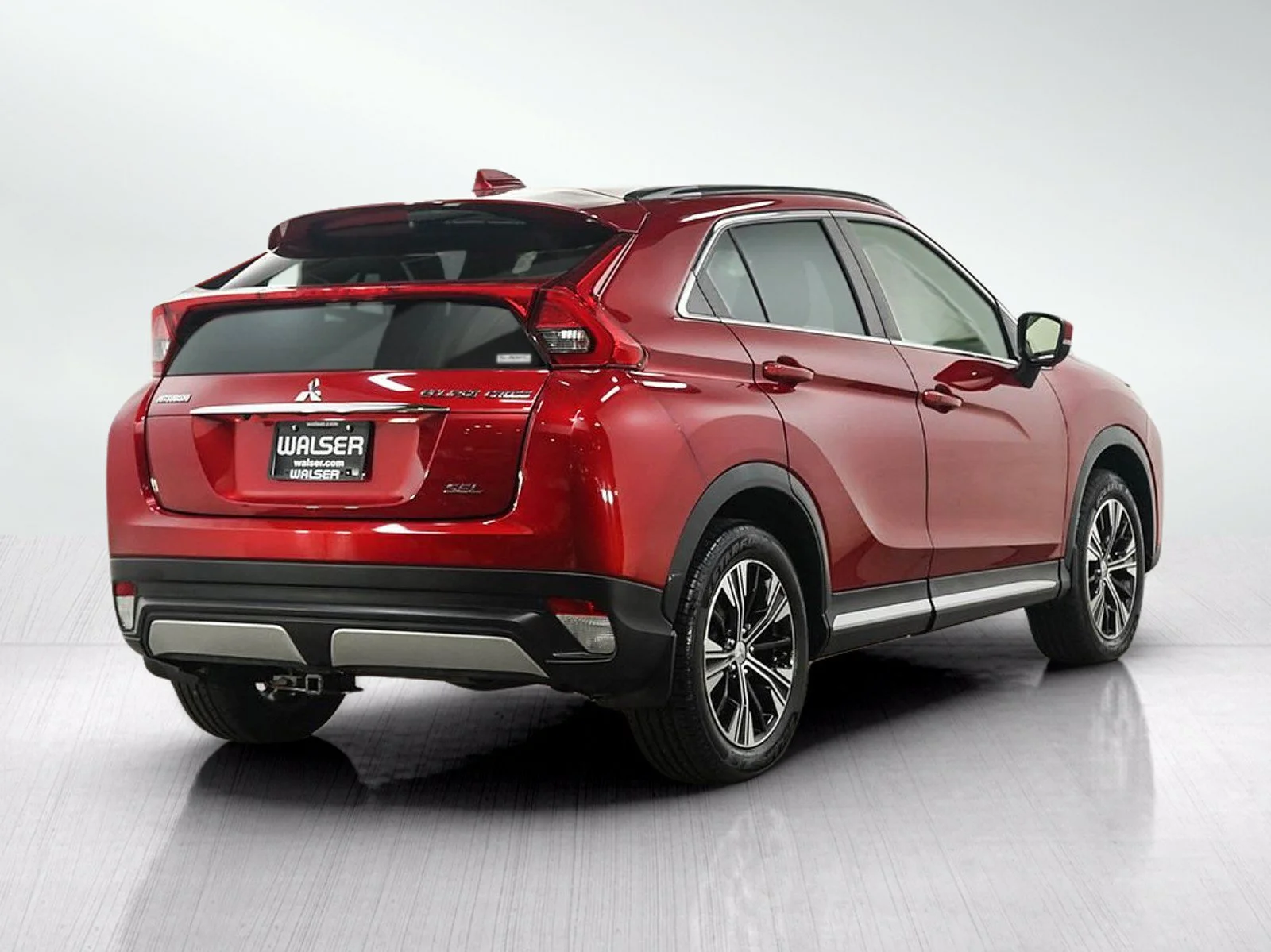 Used 2018 Red Mitsubishi SEL image 5