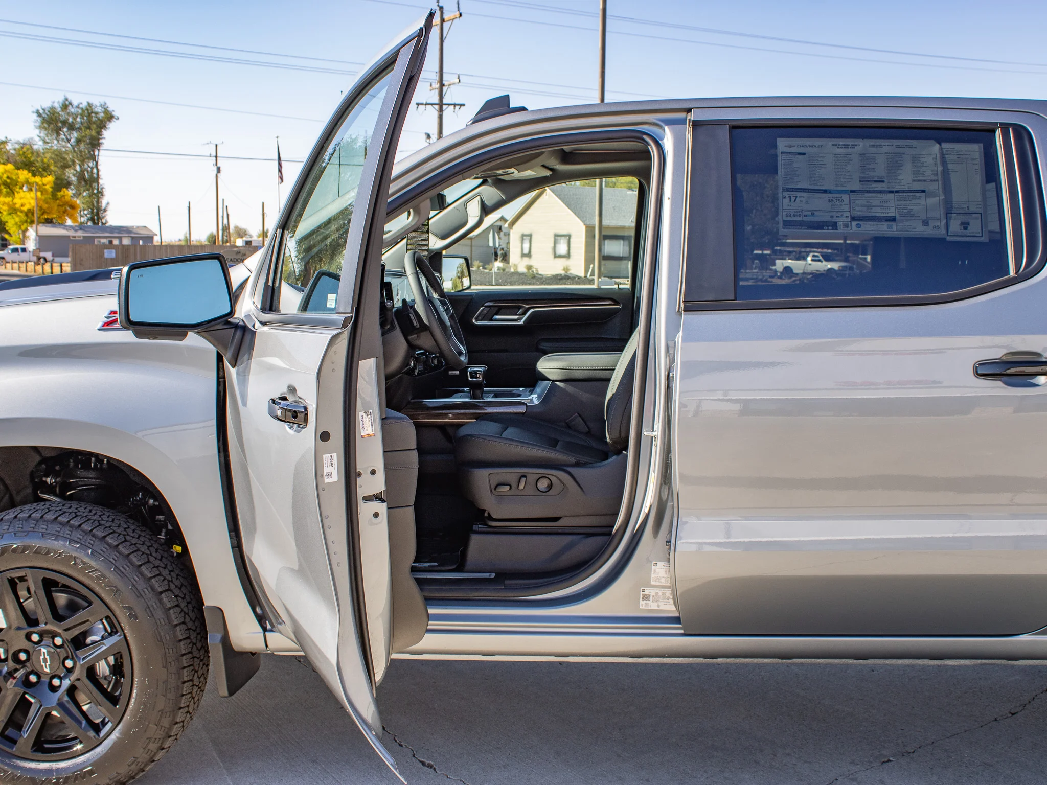 New 2026 STERLING GRAY METALLIC Chevrolet LT Trail Boss image 24