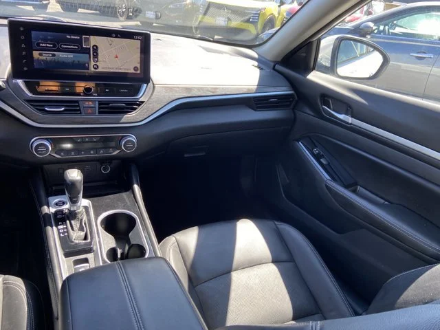 2025 Nissan Altima SL - Photo 15